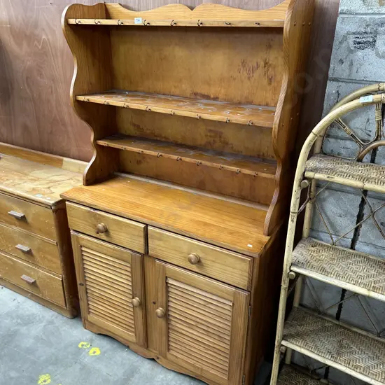 Pine hutch