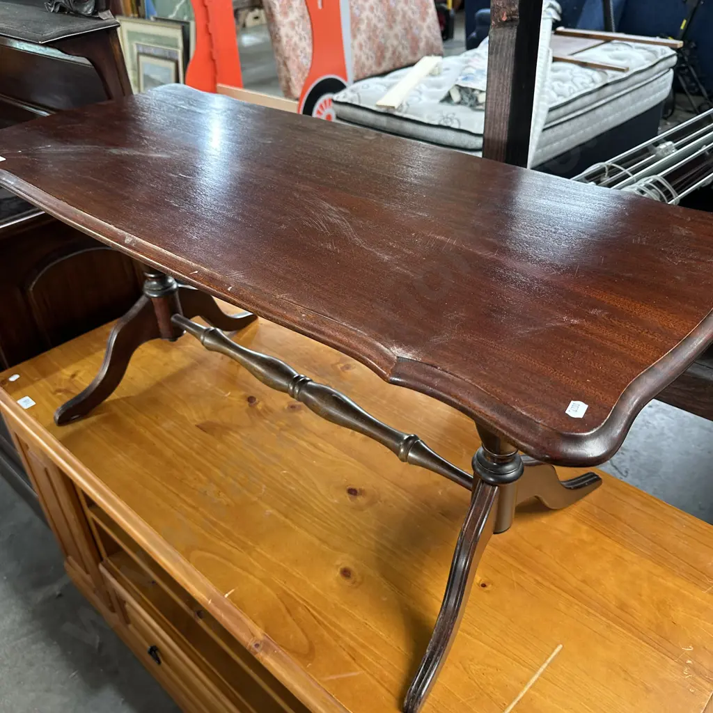 Mahog coffee table Image 1++