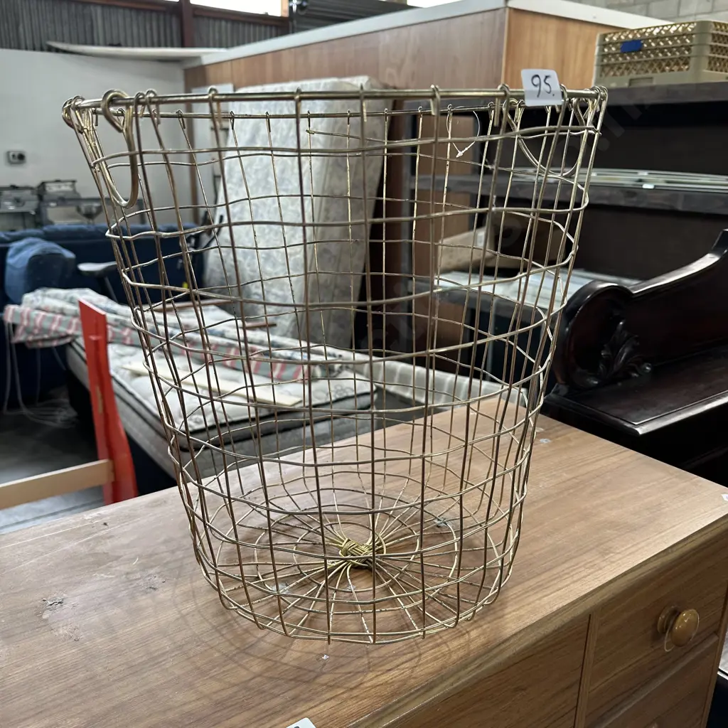 Wire basket Image 1++