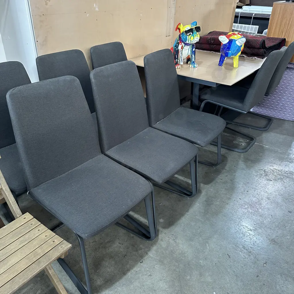 Boconcept table and 8 chairs Image 1++