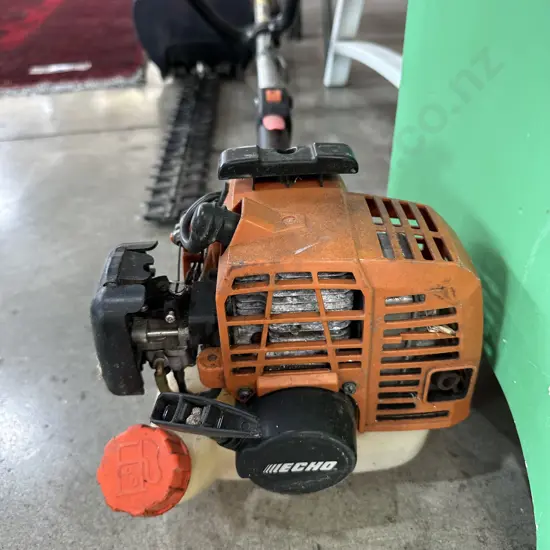 Petrol scrub cutter