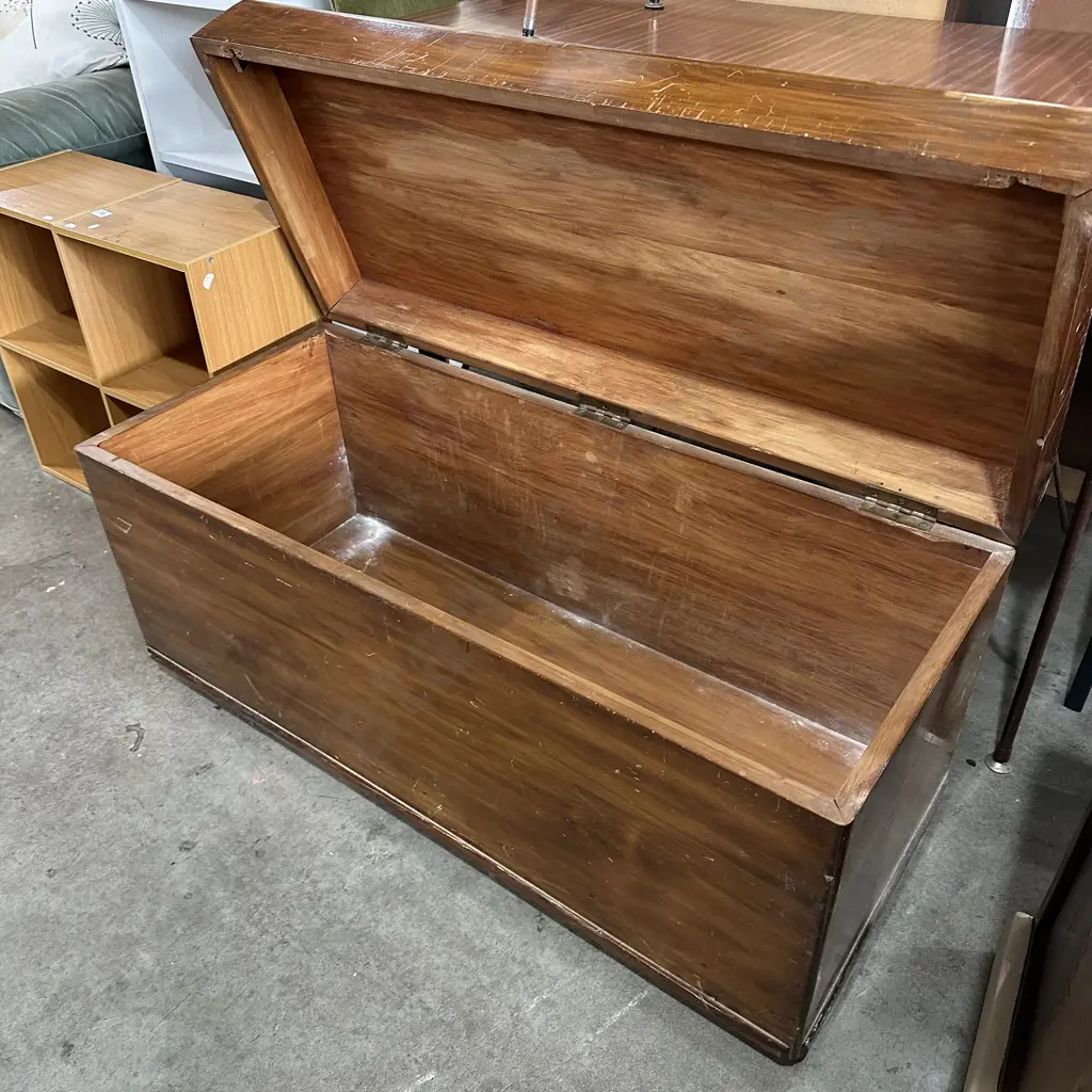 Solid blanket box Image 1++