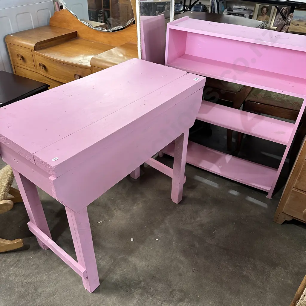 Kiddies work bench and bookshelf Image 1++