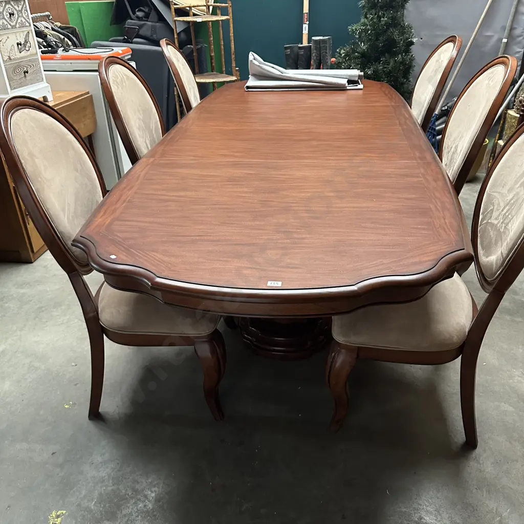 Large extendable table and 6 chairs, excellent condition Image 1++