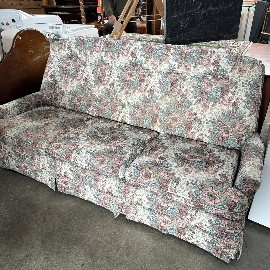 Sofa Image 1++