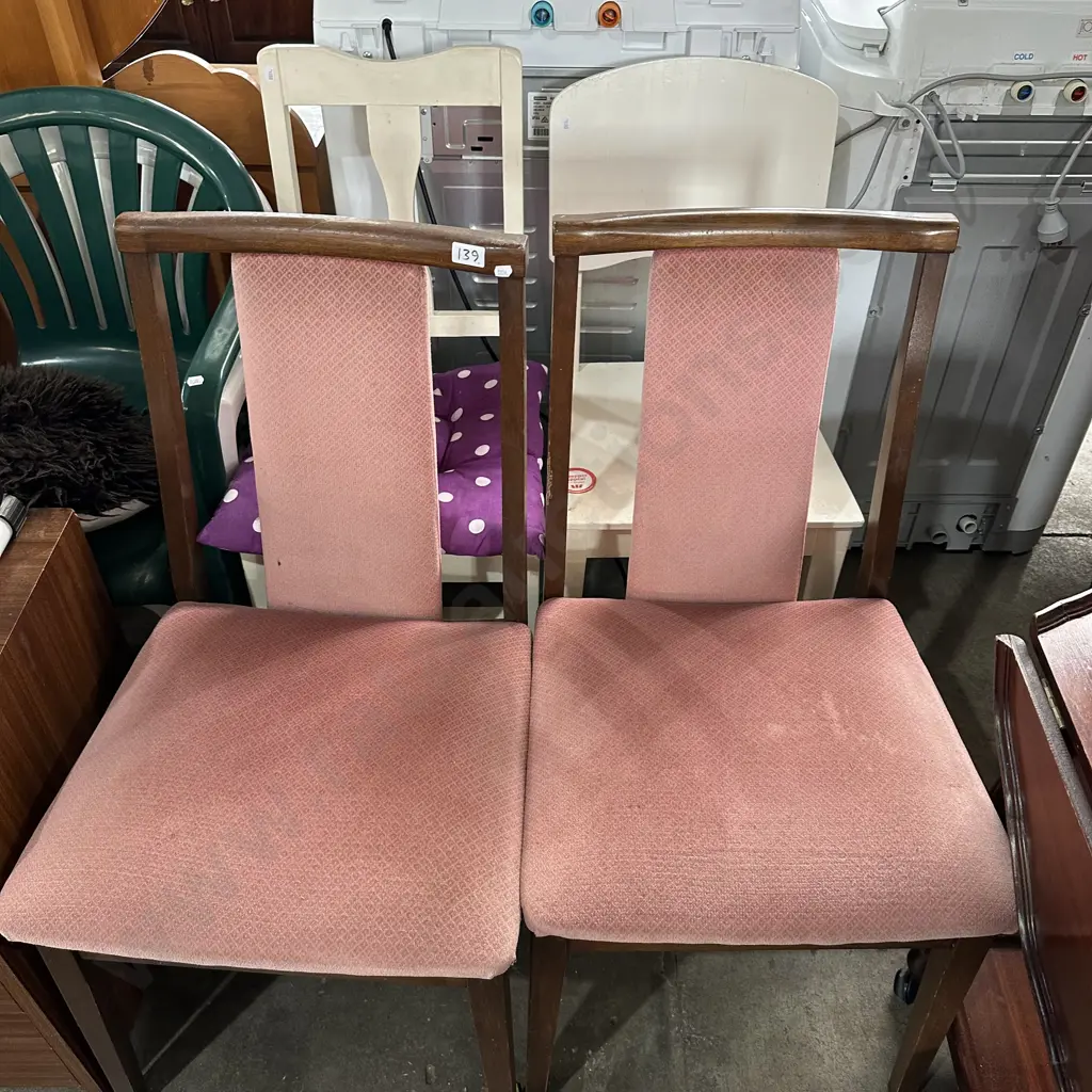 4 chairs Image 1++