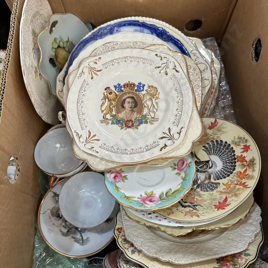 Bin and box of collectable china Image 1++