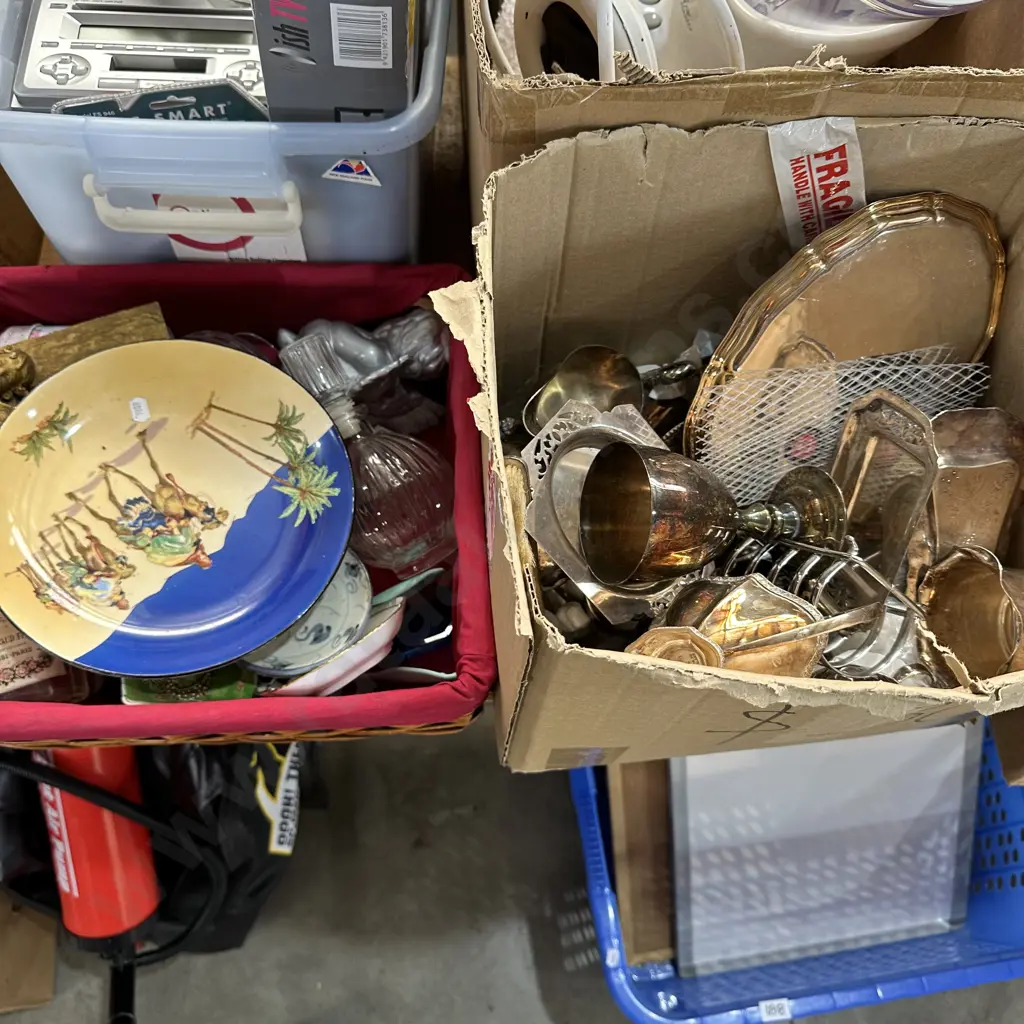 2 box collectables Image 1++