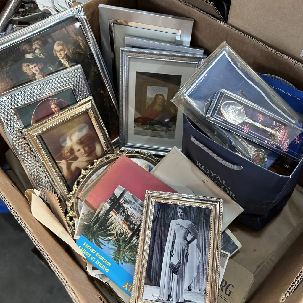 2 box collectables Image 1++