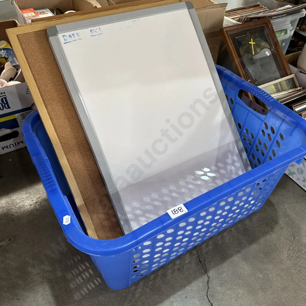Wash basket, white & pin boards Image 1++