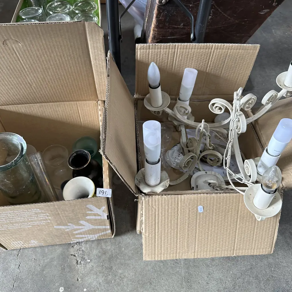 Light fittings and vases Image 1++