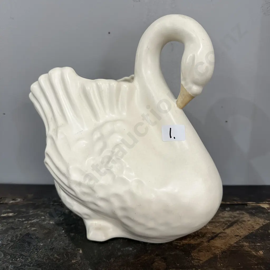 Crown Lynn Swan 23cm stamped & imprinted Image 1++