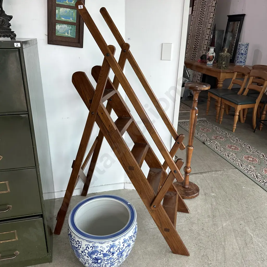 Oak library steps - excellent condition Image 1++