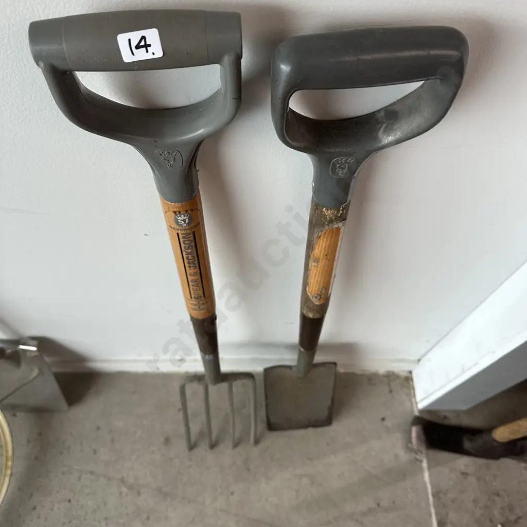 SJ garden spade & fork Image 1++