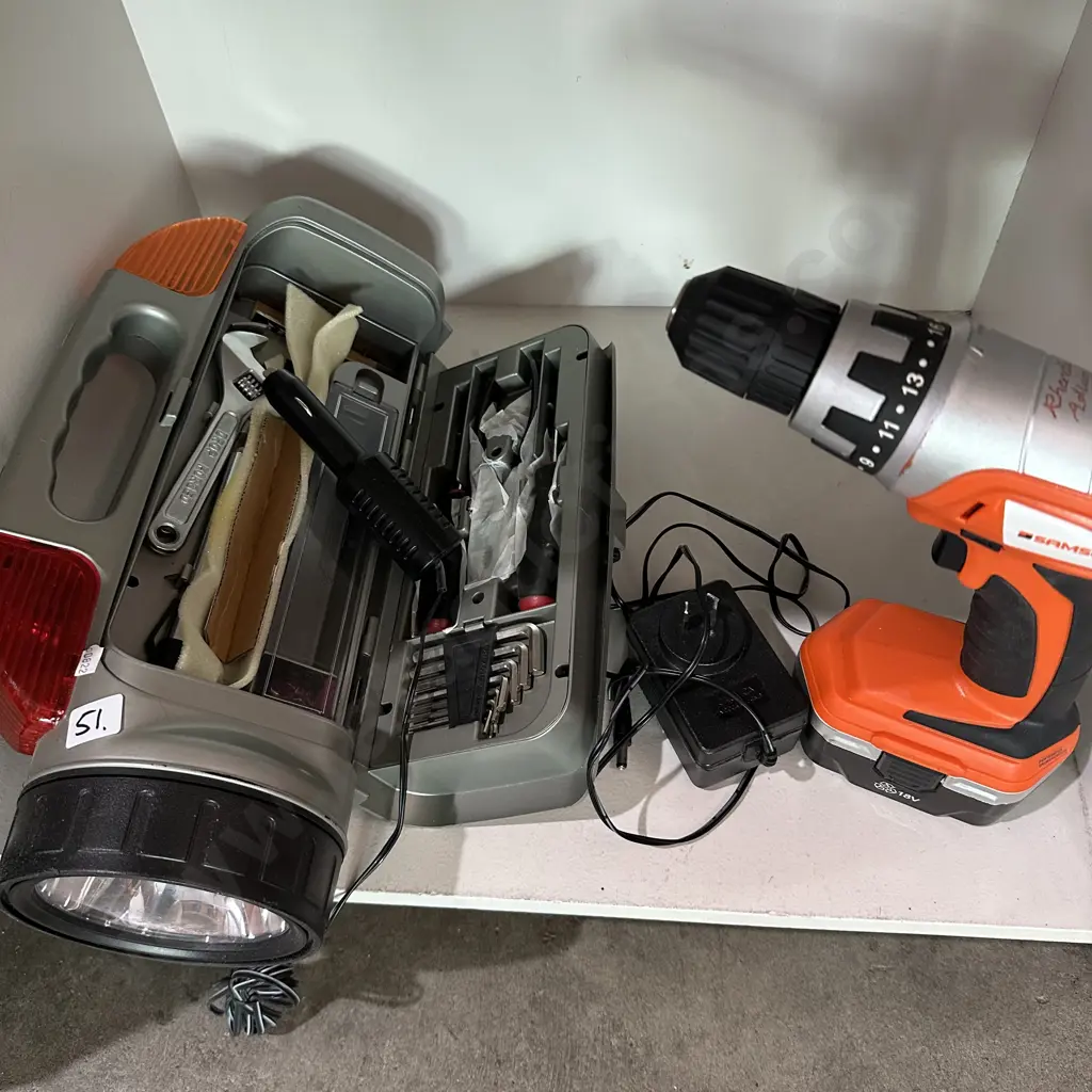 Emergency light/tool kit plus cordless drill Image 1++