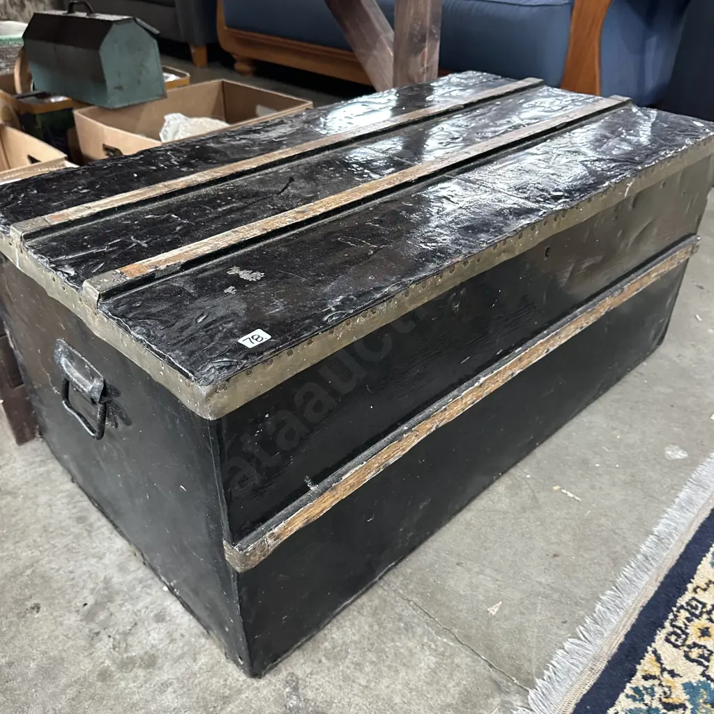 Early tin/wooden  trunk Image 1++