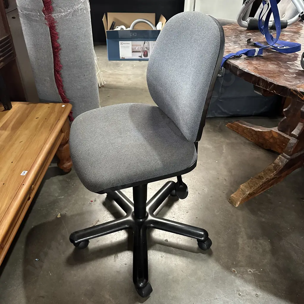 office chair Image 1++