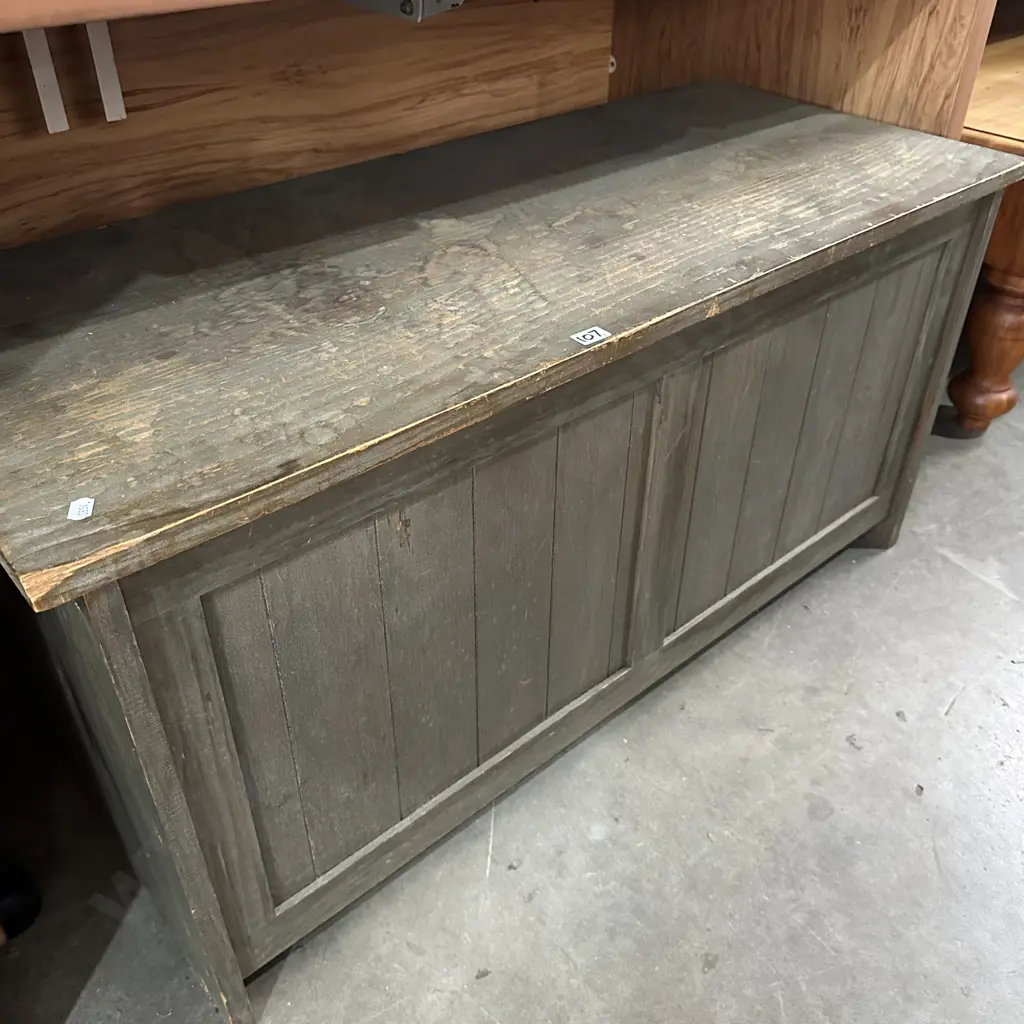Pine storage box Image 1++