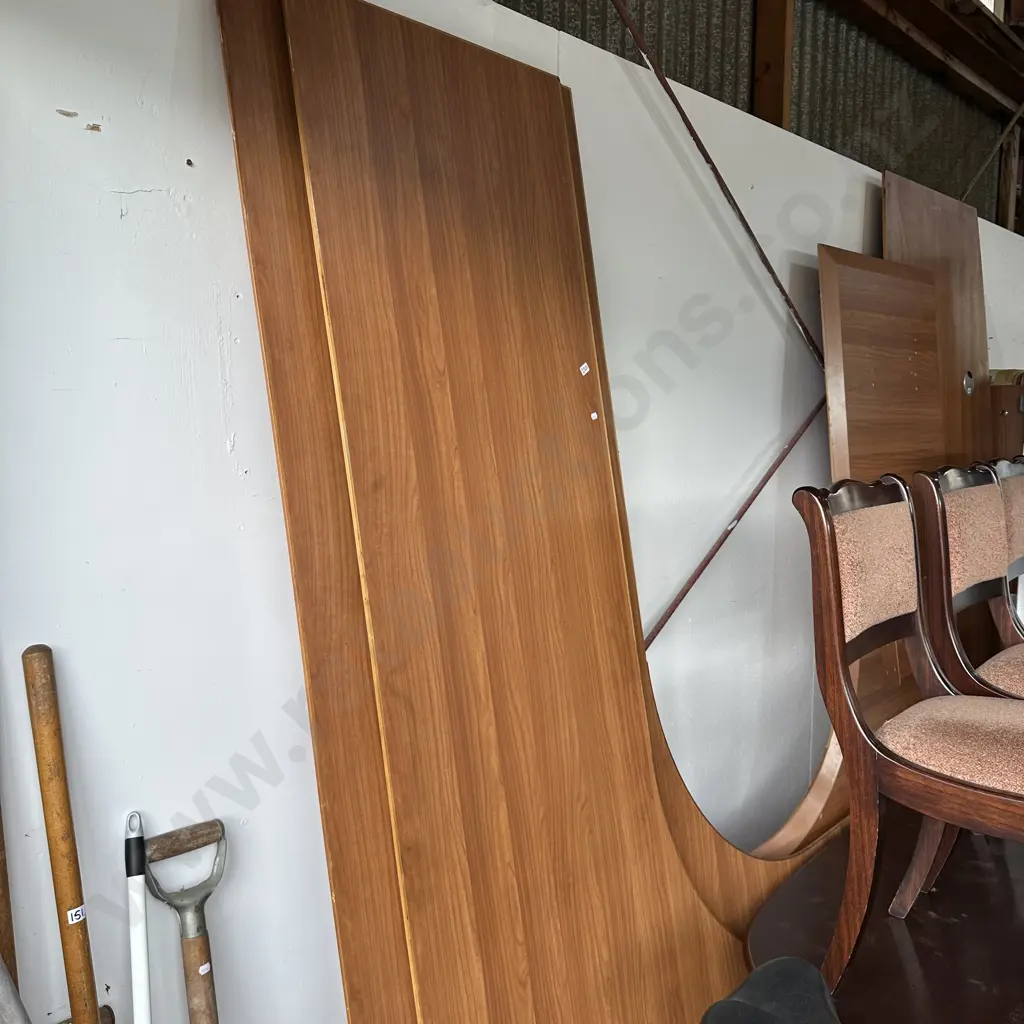 5 modern style desks (to be assembled) Image 1++