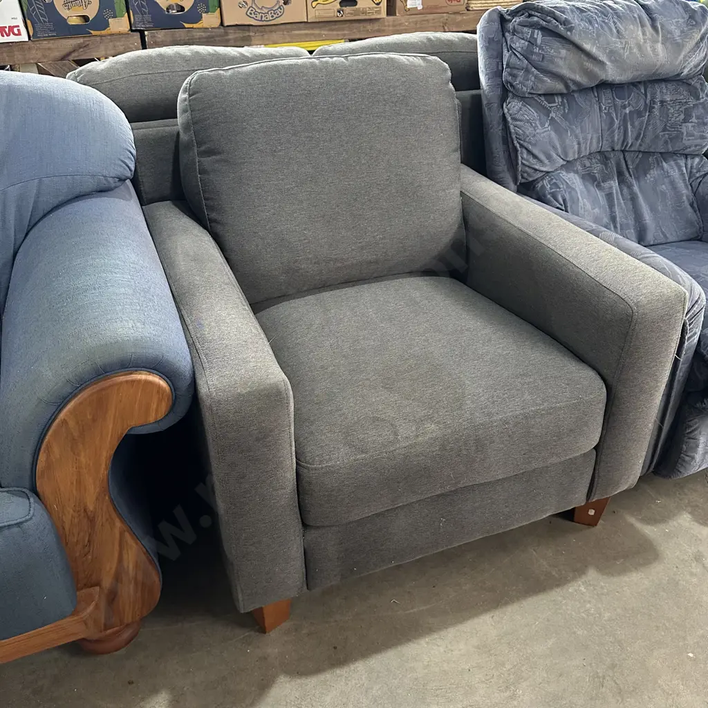 Twin seater & chair (chair needs a clean) Image 1++