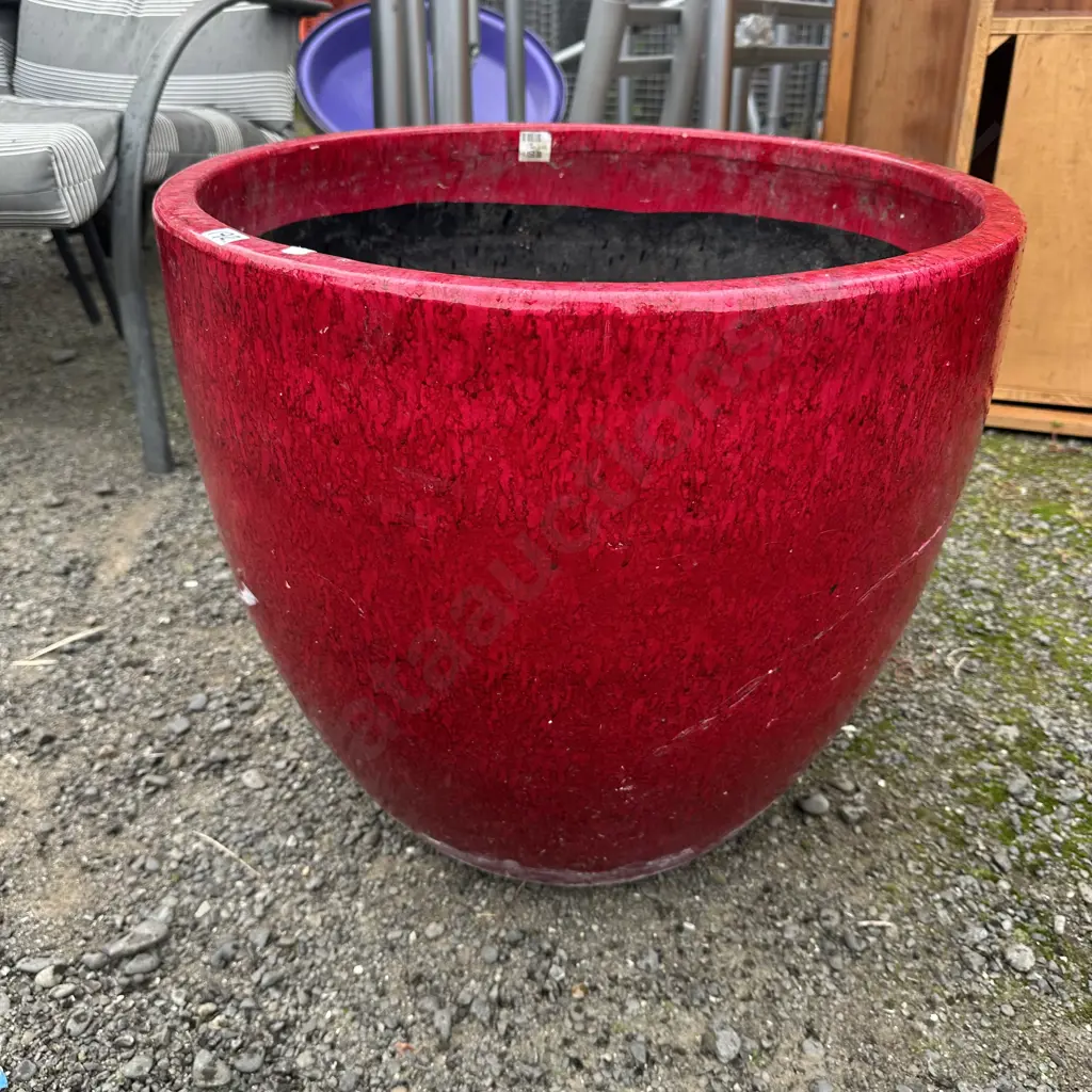 Large Red planter (has some marks) Image 1++
