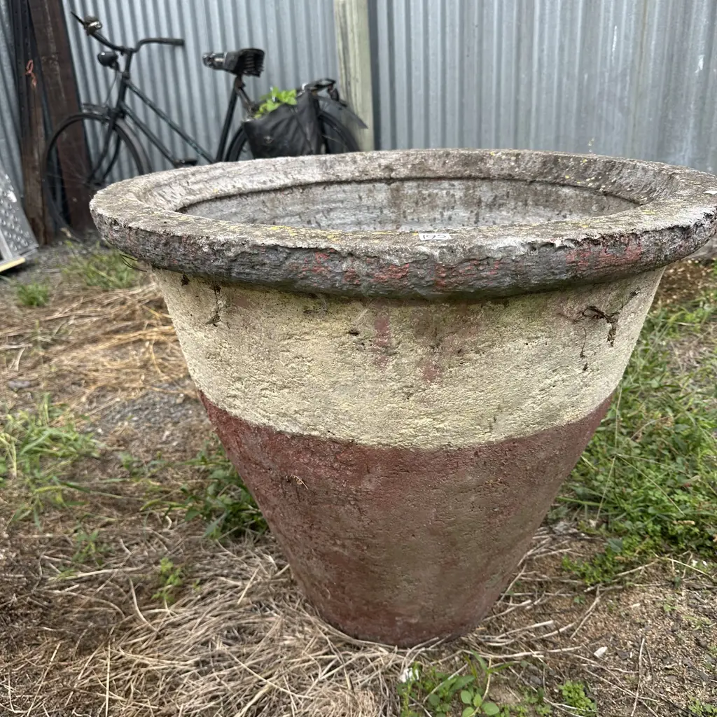 Large hand thrown pot Image 1++