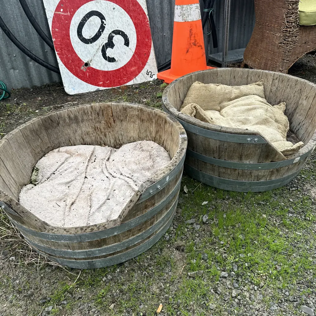 Pr of wine barrel pet beds Image 1++