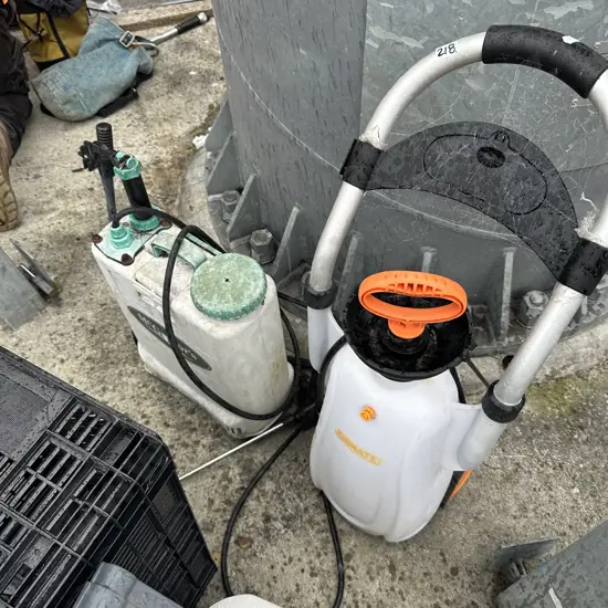 2 sprayers