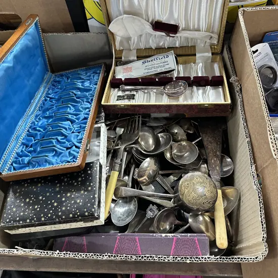 Cuttlery and boxes
