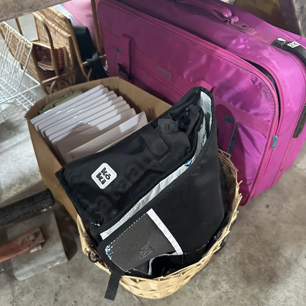 Large dinner plates, bike basket and chilli bag Image 1++