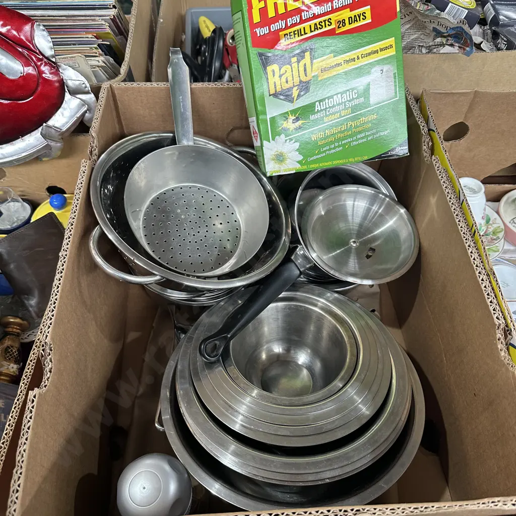 Mixing bowls and pots plus Raid Image 1++