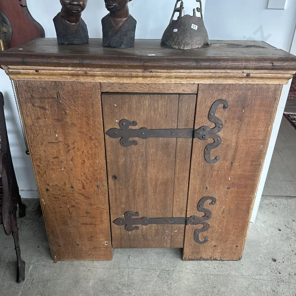 Early Oak French Provincial cupboard Image 1++