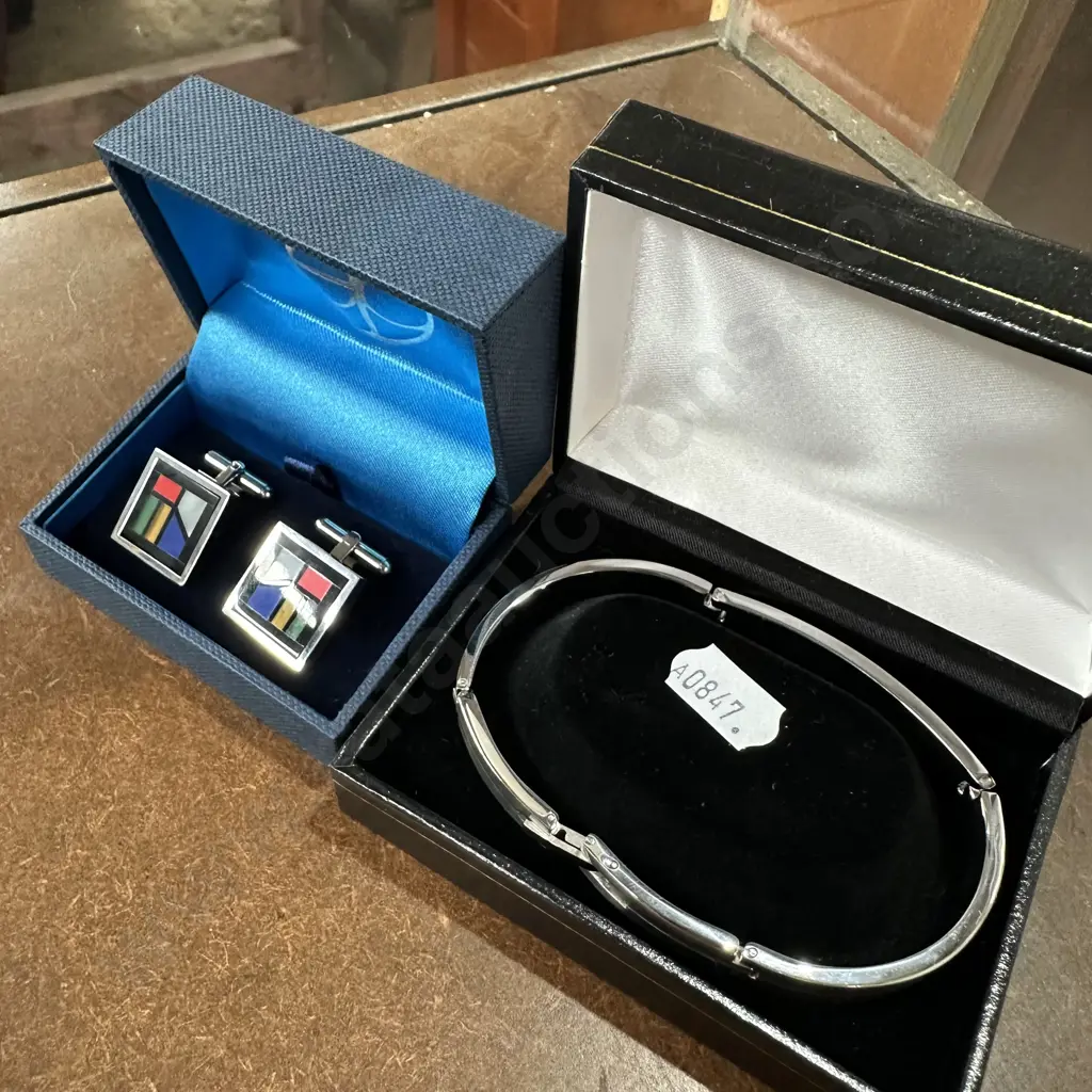 Stainless steel bracelet & Deco cufflinks Image 1++