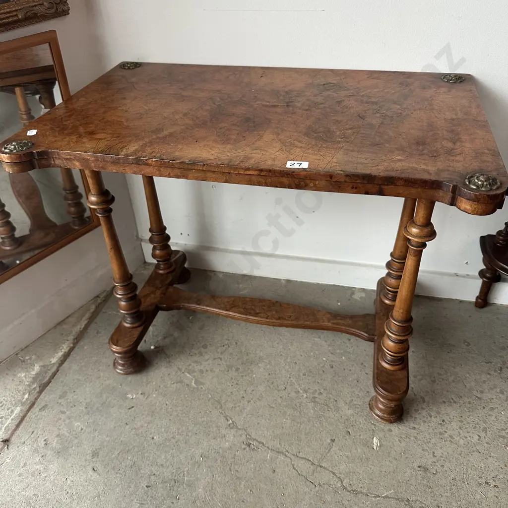 Antique Burr Walnut side table Image 1++
