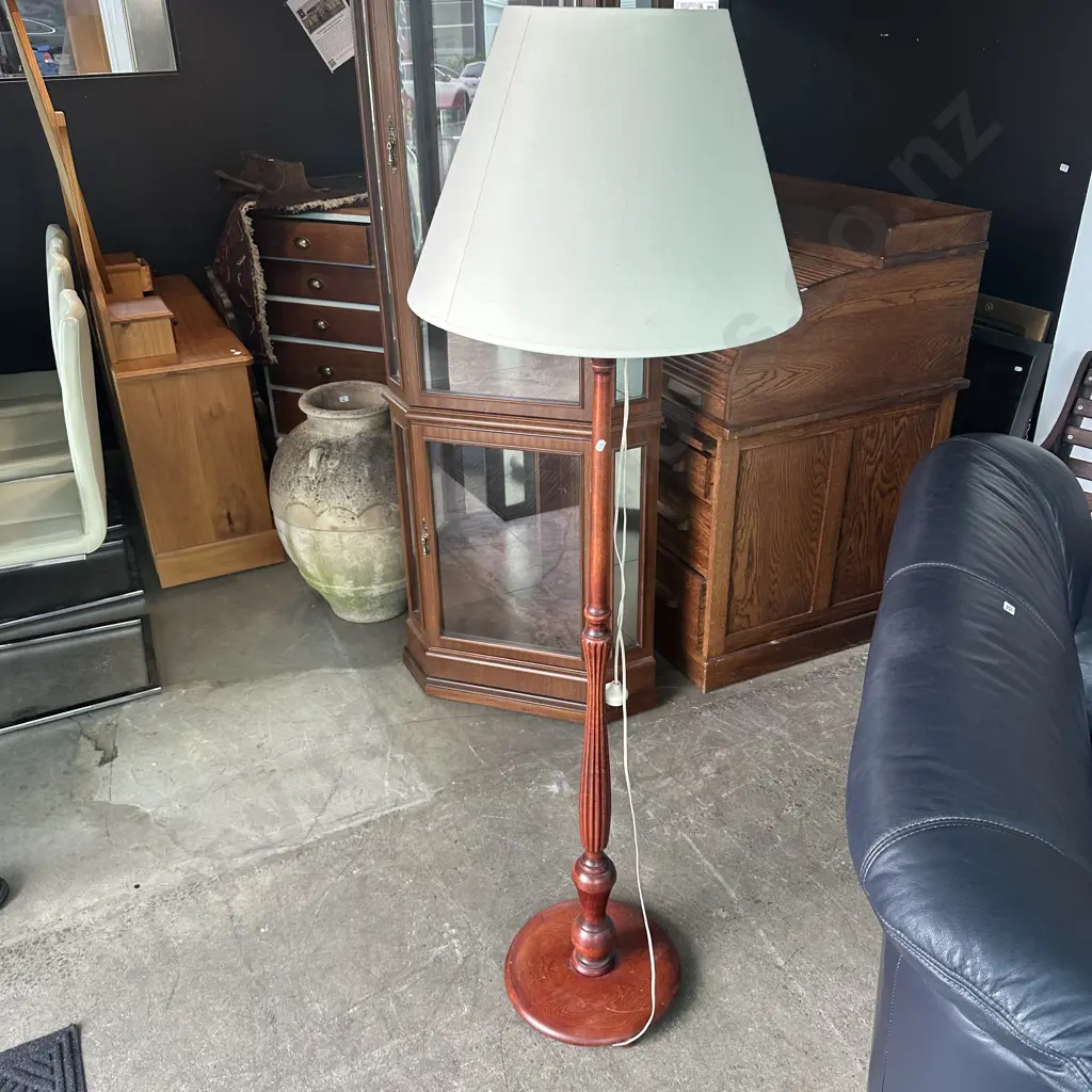 Standard lamp Image 1++