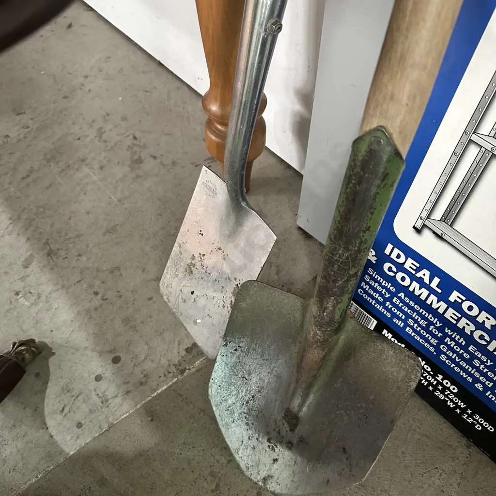 Spade and shovel Image 1++