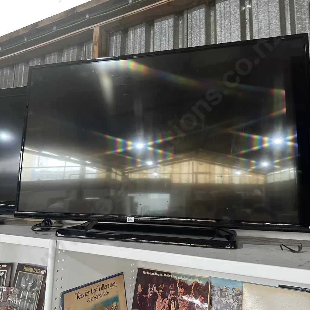 Panasonic TV 42inch Image 1++