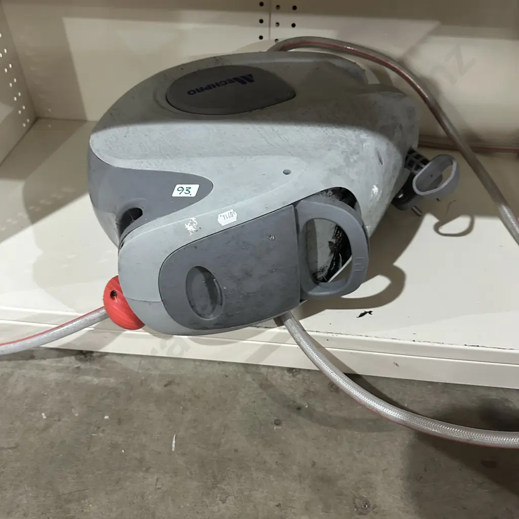 Retractable hose Image 1++