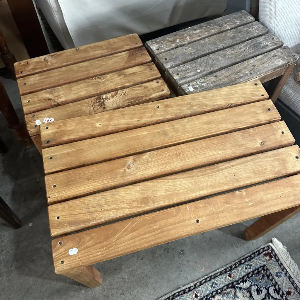 3 outdoor side tables Image 1++