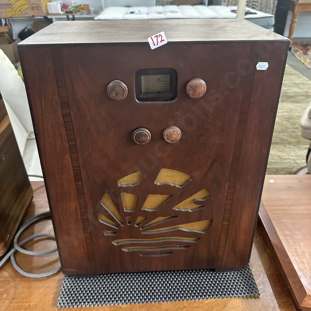 Vintage mantle radio Image 1++