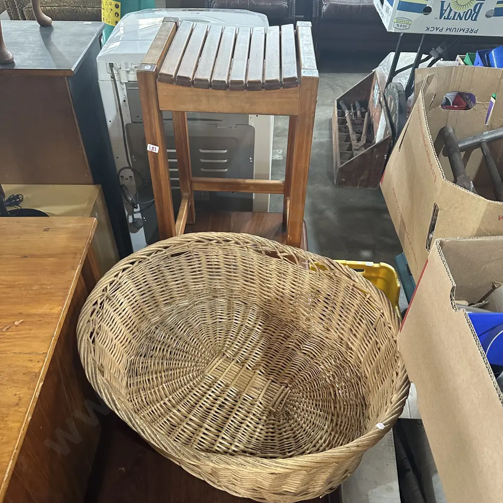 Pet basket and bar stool Image 1++