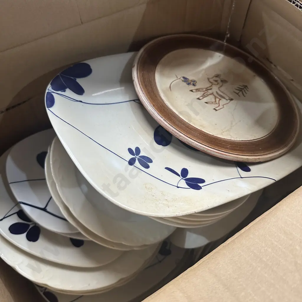 Box of crockery Image 1++
