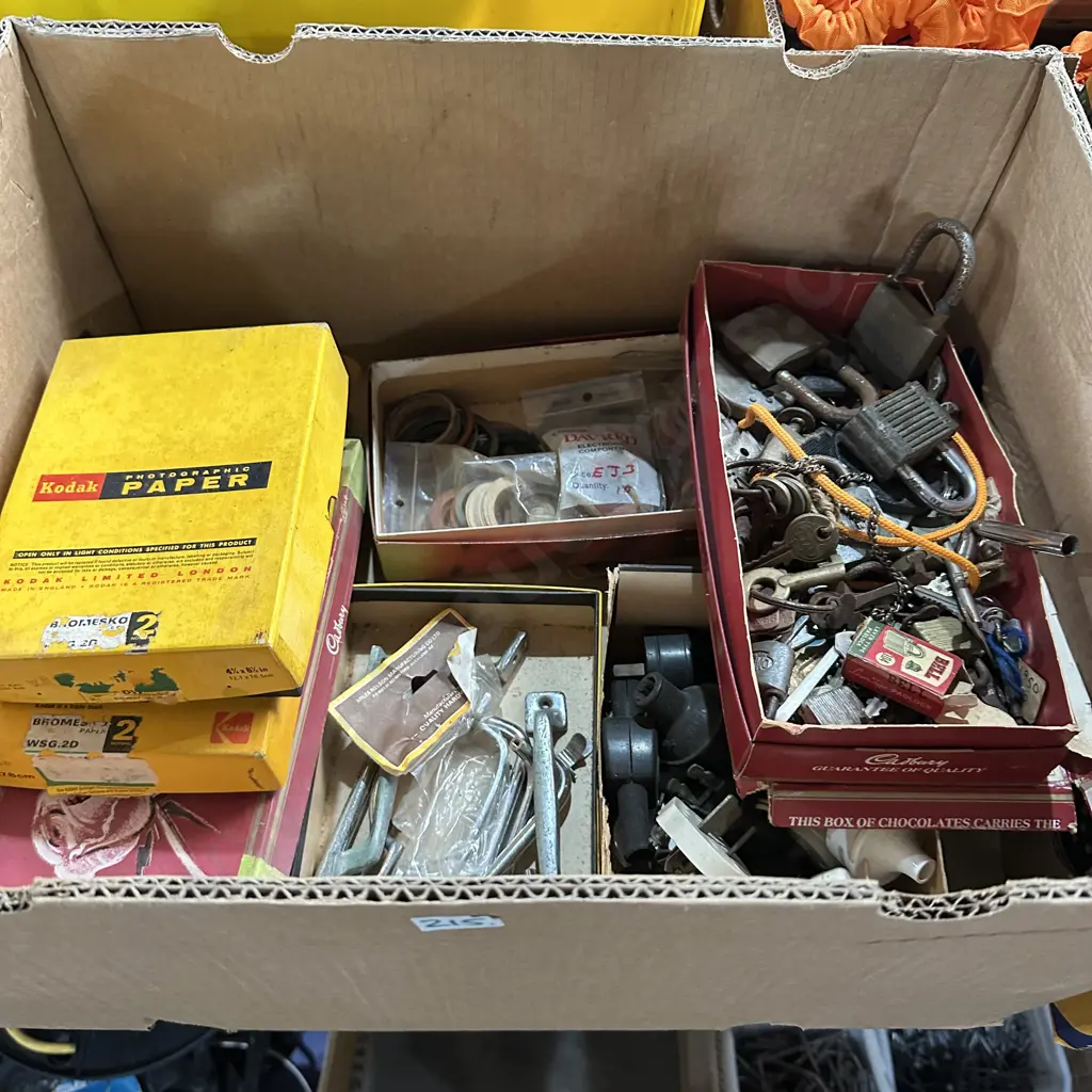 Hardware and lock collection Image 1++