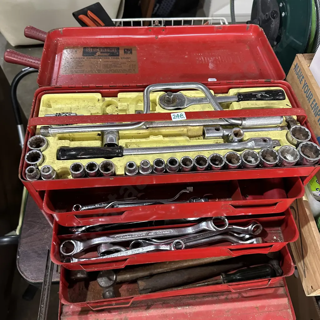 Large tool box and contents Image 1++