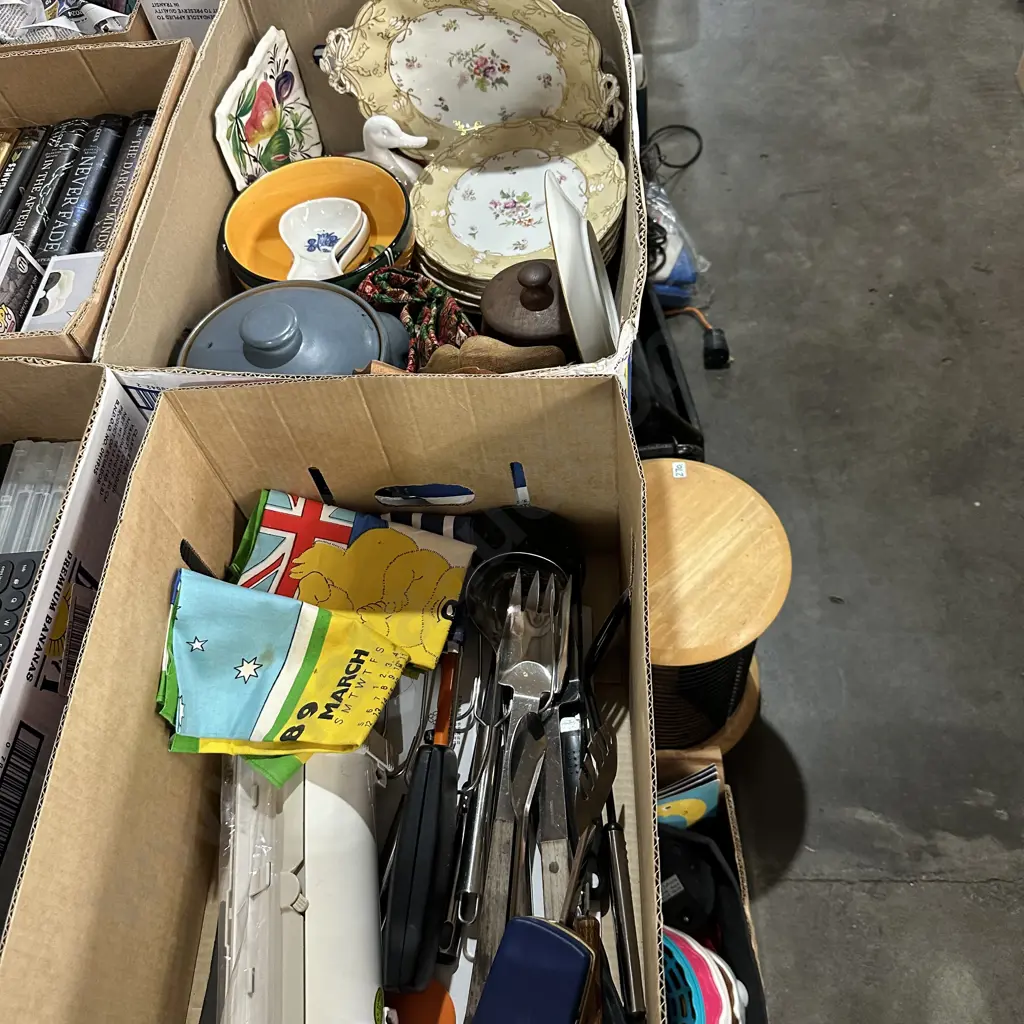2 box lots Image 1++