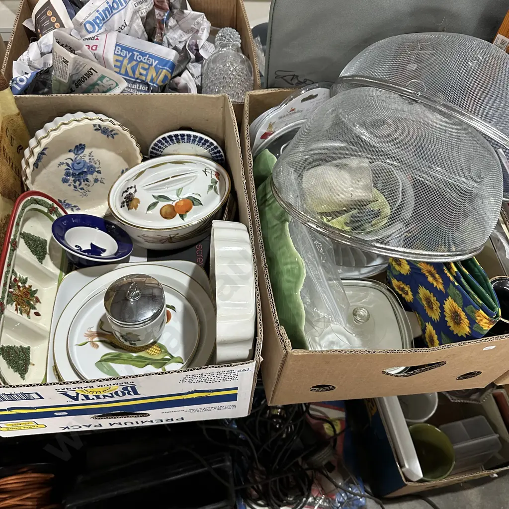 2 box lots Image 1++