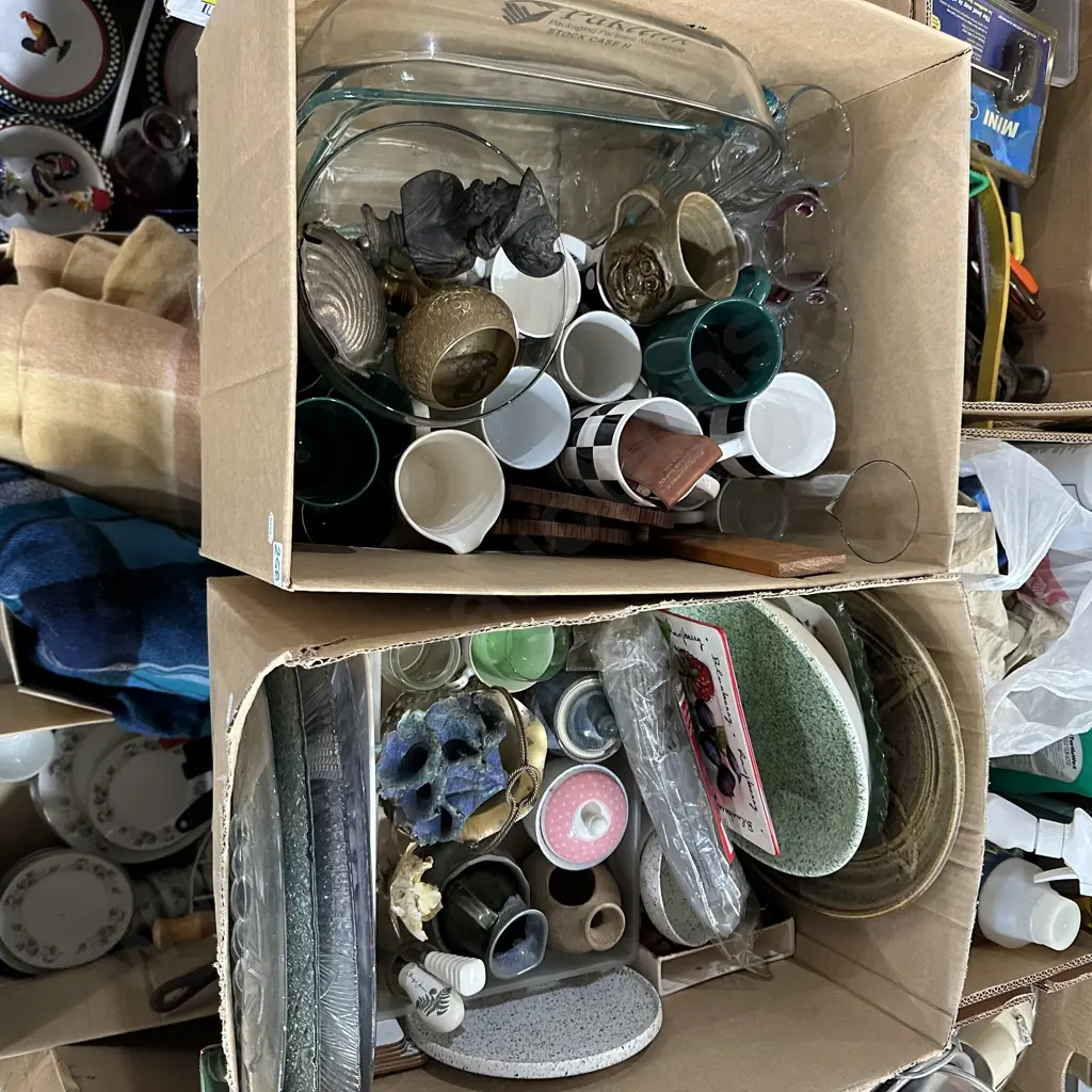 2 box lots Image 1++