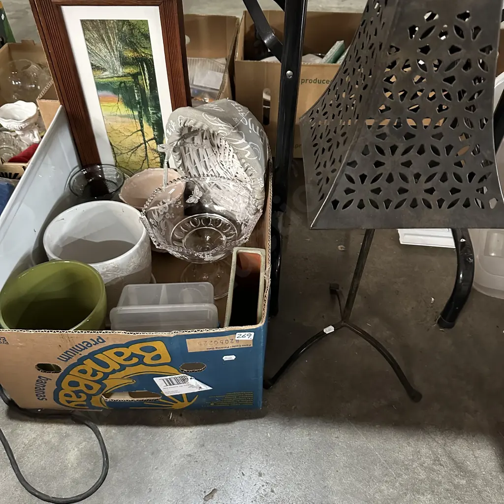 Vases and candle holder, 2 pictures etc Image 1++