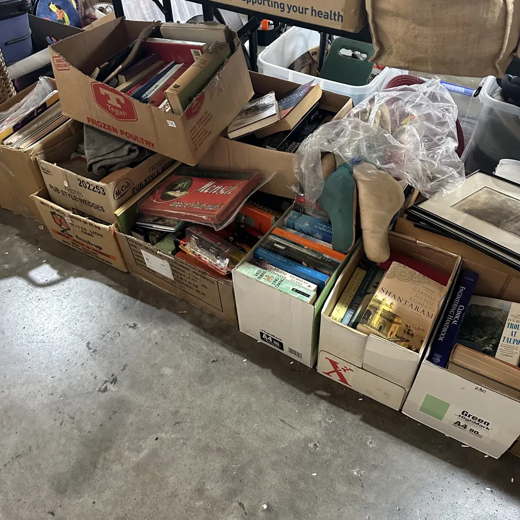 Large lot Books and LPs , pictures etc Image 1++