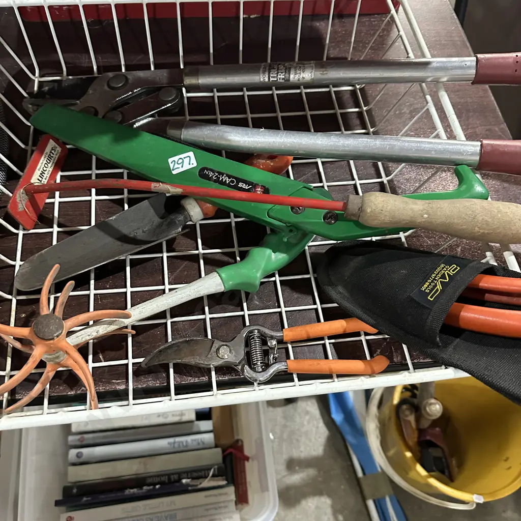 Garden tools inc 2 x secateurs Image 1++